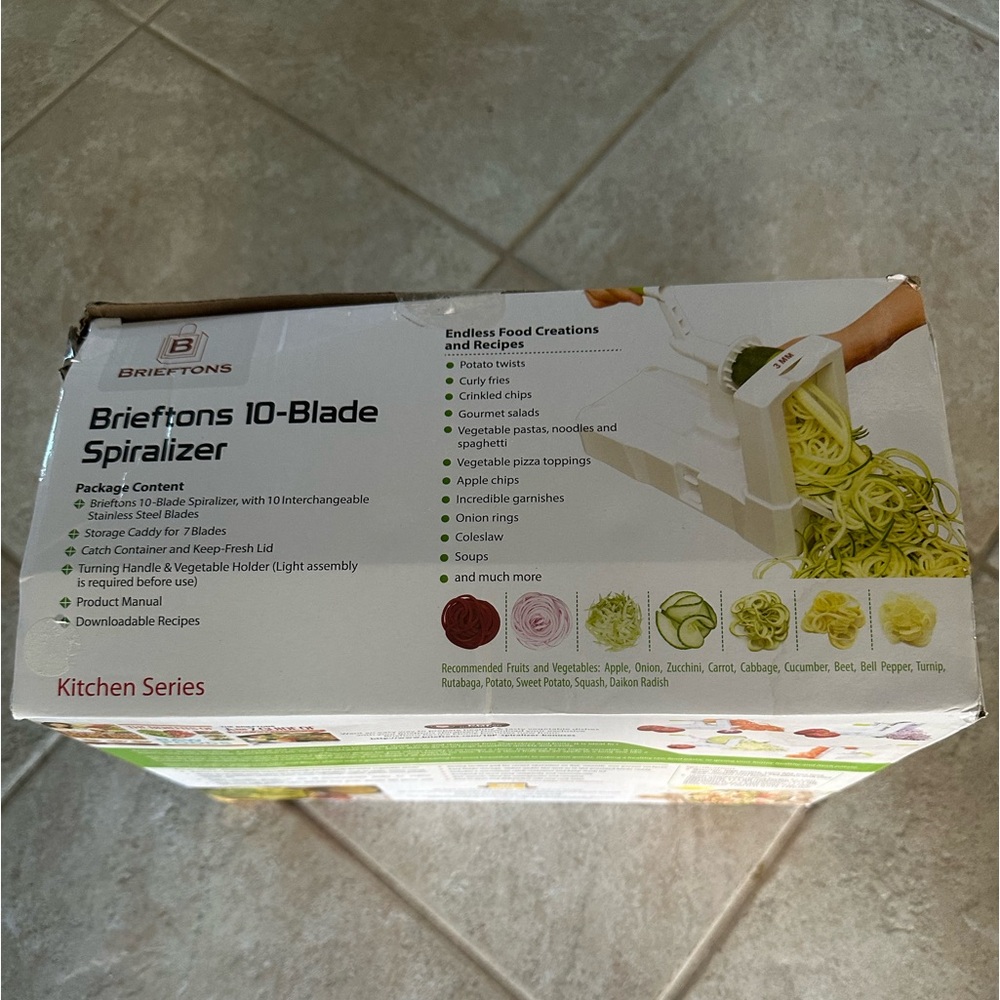 Brand New In A Box . 10-Blades Spiralizer